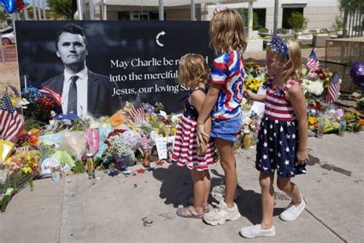Exploring the Phenomenon of Flash Charlie Kirk Girl