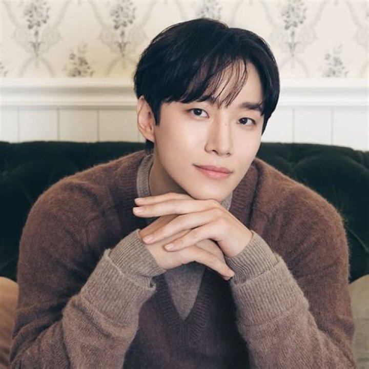 Lee Jun-Ho Family: A Closer Look at the Star's Personal Life
