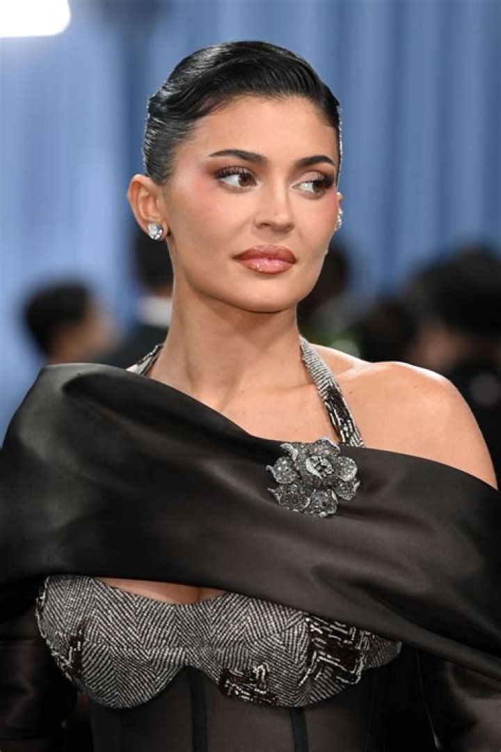 Uncovering The Truths And Unseen Factors Behind Kylie Jenner's Weight